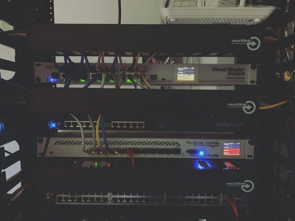 Rack-mounted network appliances in an equipment cabinet
